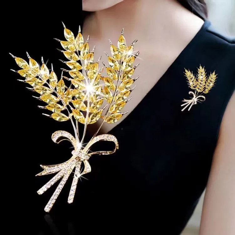 hoa cài áo vest nữ