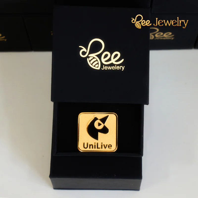 Mẫu gia công huy hiệu 18