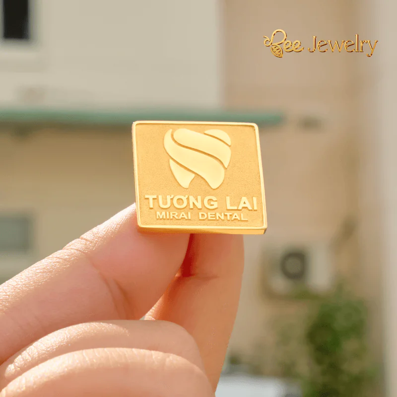 Mẫu gia công huy hiệu mạ vàng 8