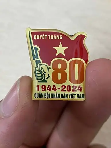 Huy hiệu truyền thống và kỷ niệm