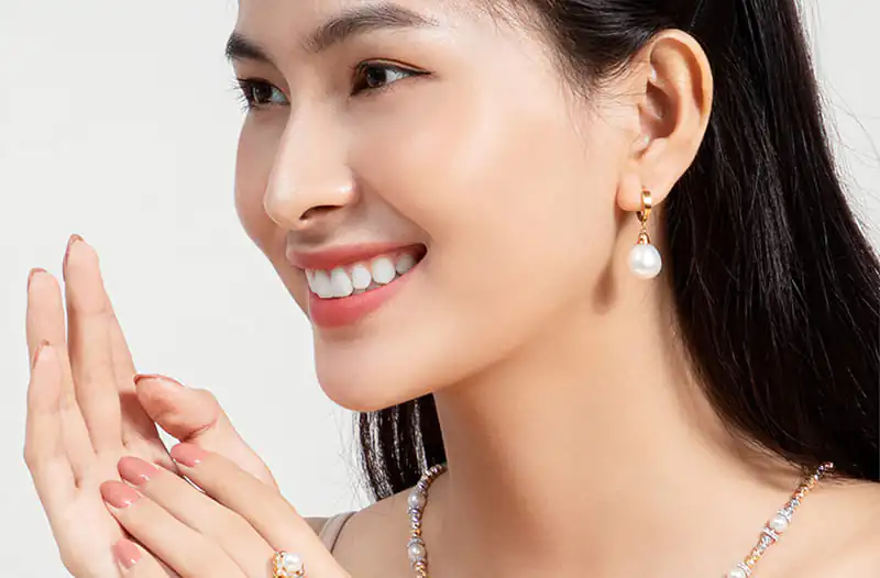 Khuyên tai ngọc trai, đá quý – Bừng sáng khuôn diện