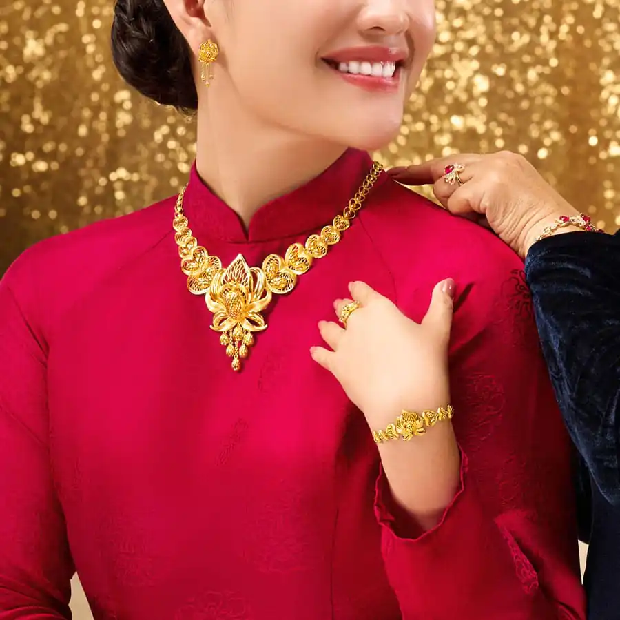 Kiềng cổ và dây chuyền – Điểm nhấn rạng rỡ nơi vòm cổ