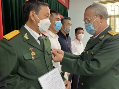 Vị trí mang đeo chuẩn điều lệnh