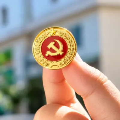 Huy hiệu Đảng